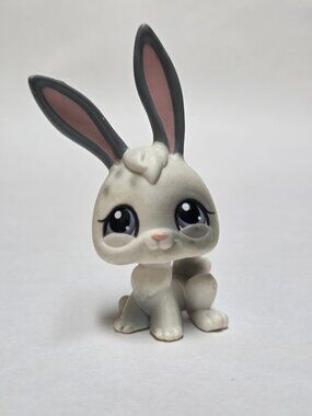 Littlest Pet Shop #18 Grey Eared Bunny Authentic Hasbro LPS